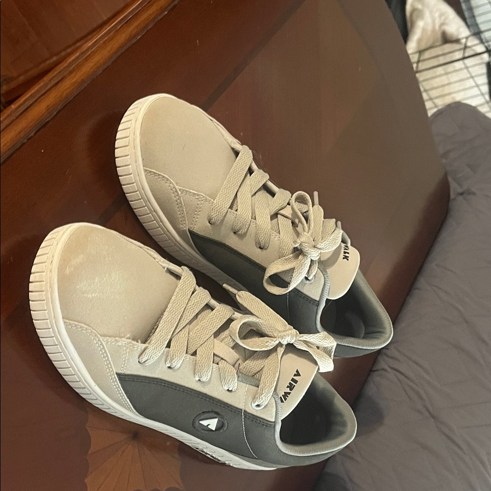 Airwalk Two-Tone Gray Sneakers